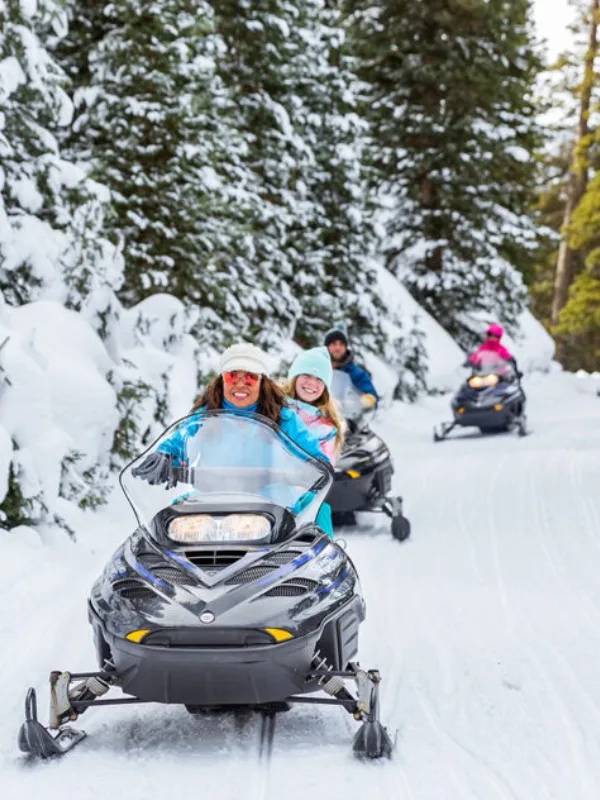 雪地摩托驾驶体验 Snow Mobile Tour